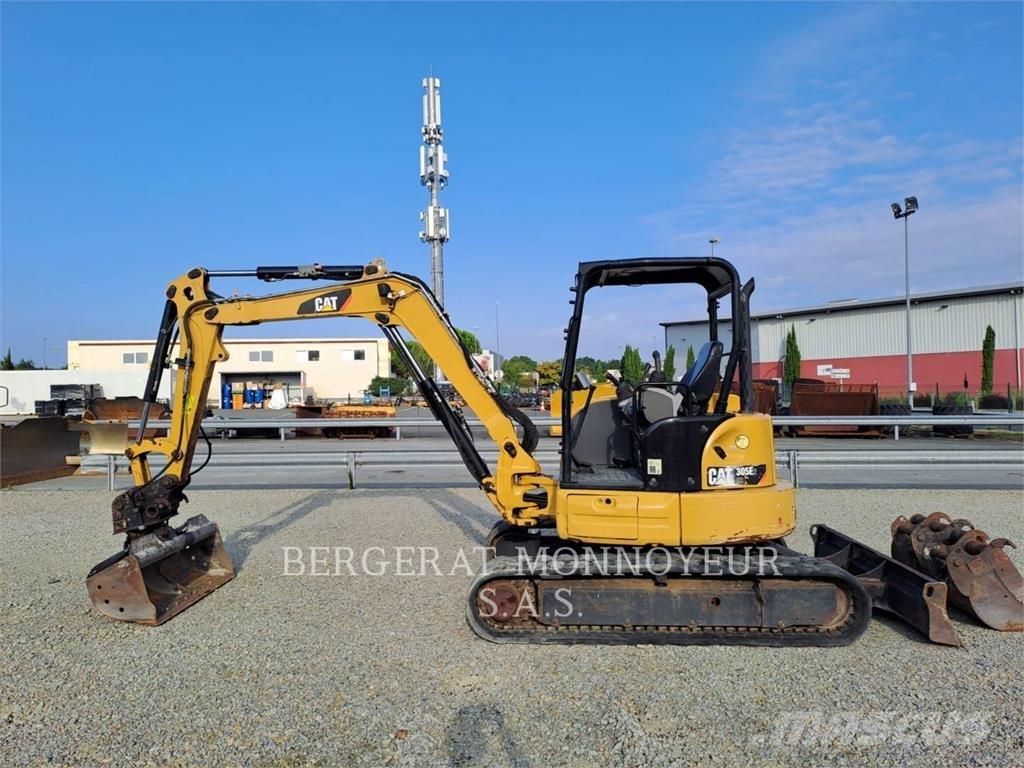 CAT 305E2 Paletli ekskavatörler