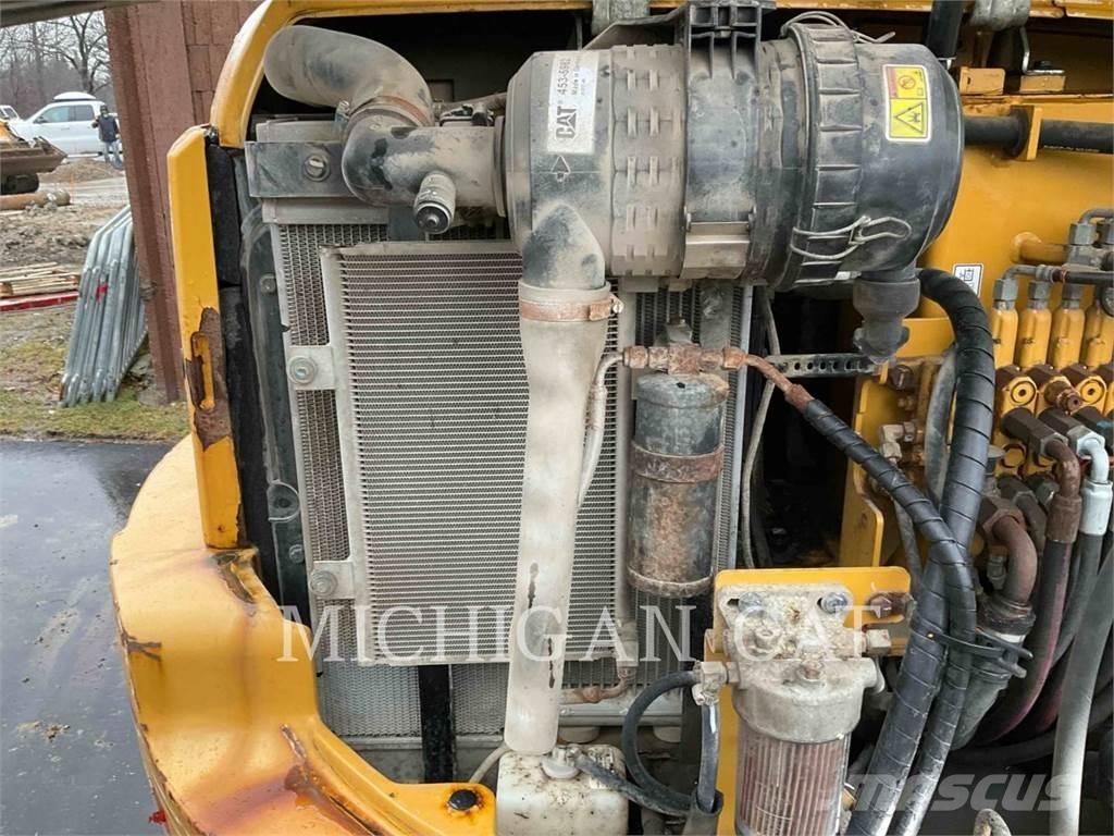 CAT 305E2CR Paletli ekskavatörler