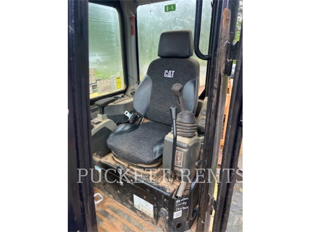 CAT 305E2CR Paletli ekskavatörler