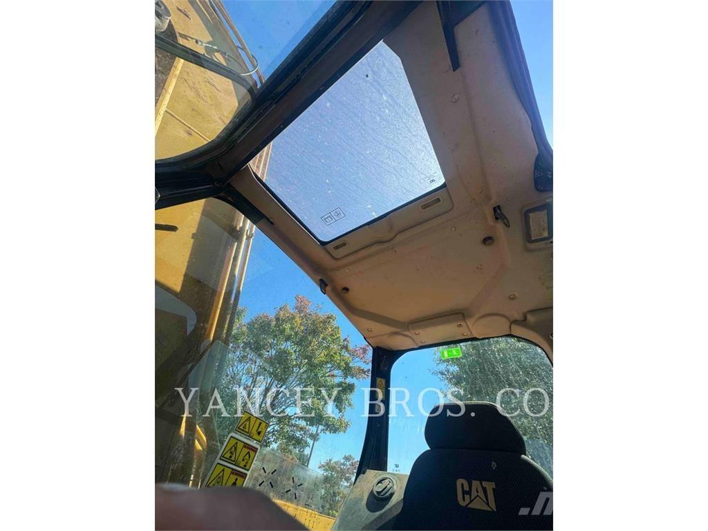 CAT 31007 Paletli ekskavatörler