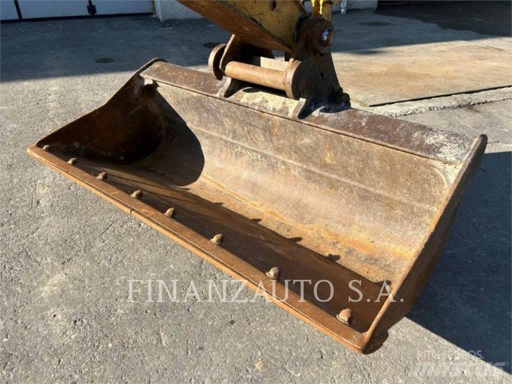 CAT 318F Paletli ekskavatörler
