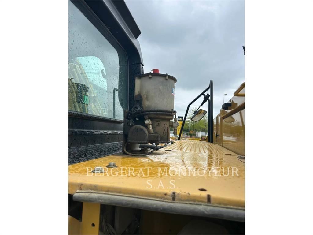 CAT 320 Paletli ekskavatörler