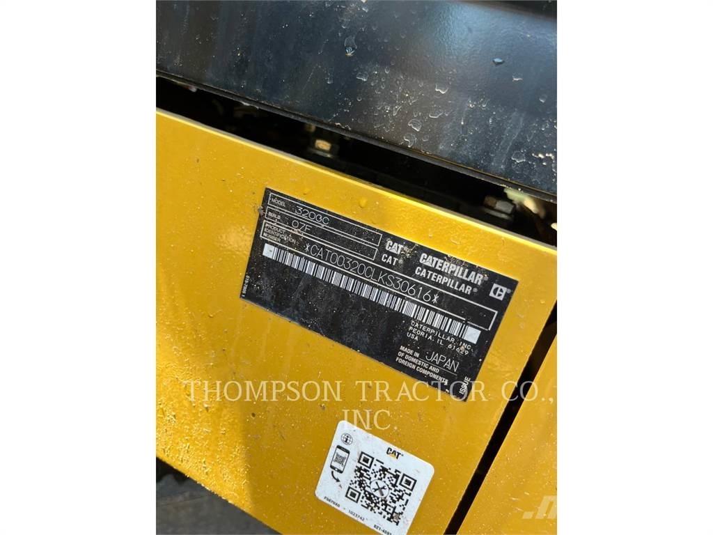 CAT 320-GC Paletli ekskavatörler