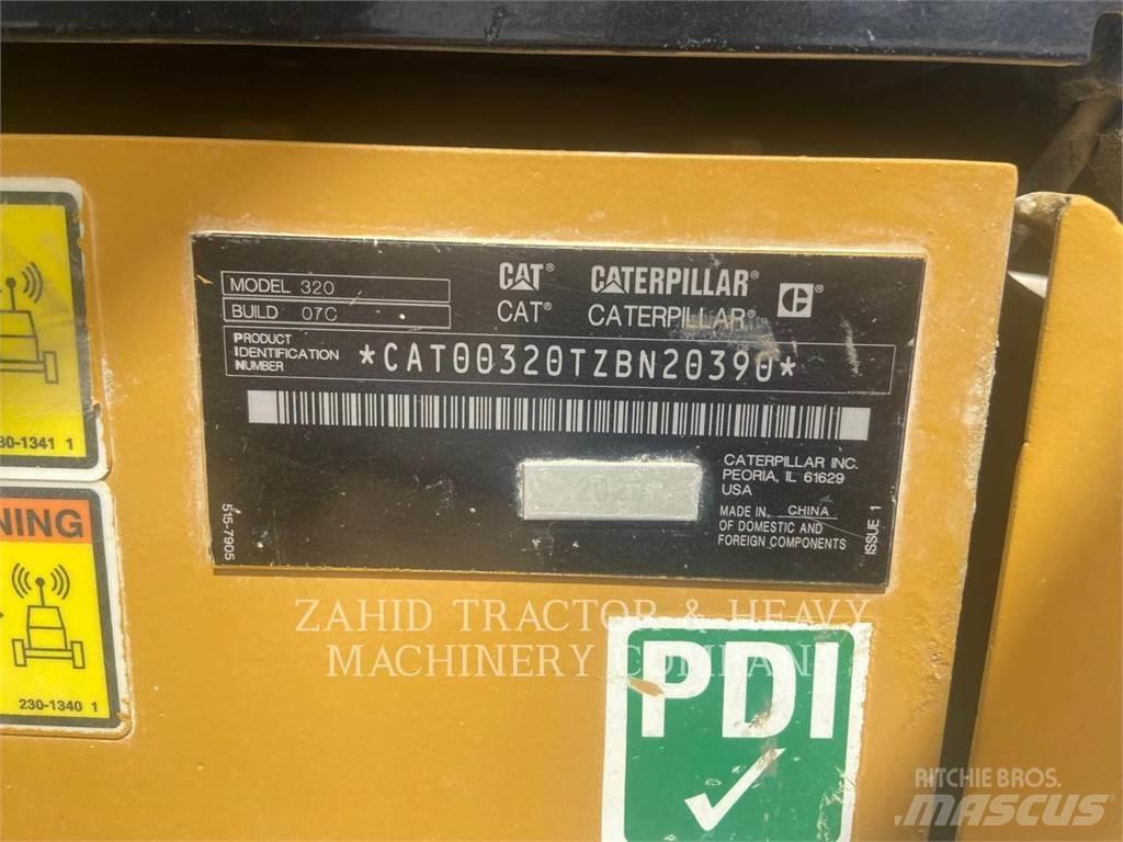 CAT 32007 Paletli ekskavatörler