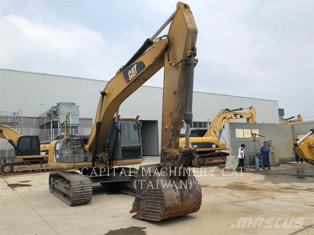 CAT 320D2 Paletli ekskavatörler