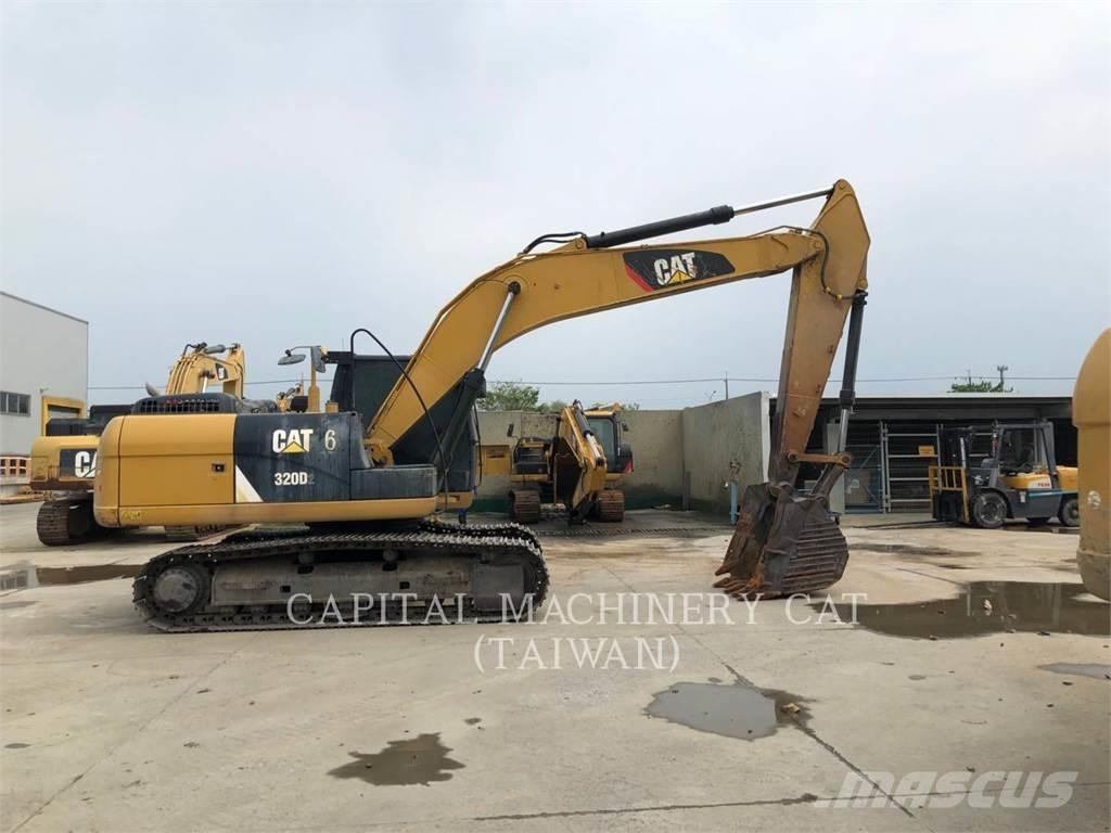 CAT 320D2 Paletli ekskavatörler