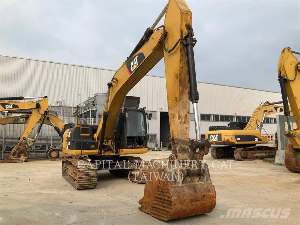 CAT 320D2 Paletli ekskavatörler