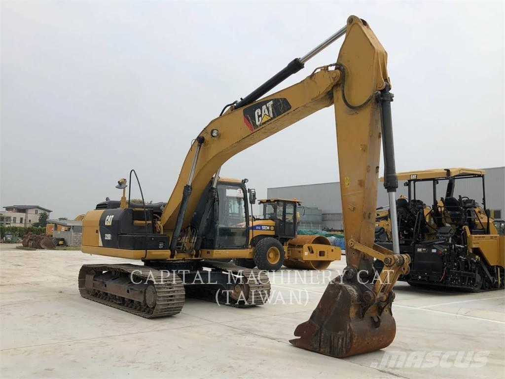 CAT 320D2 Paletli ekskavatörler