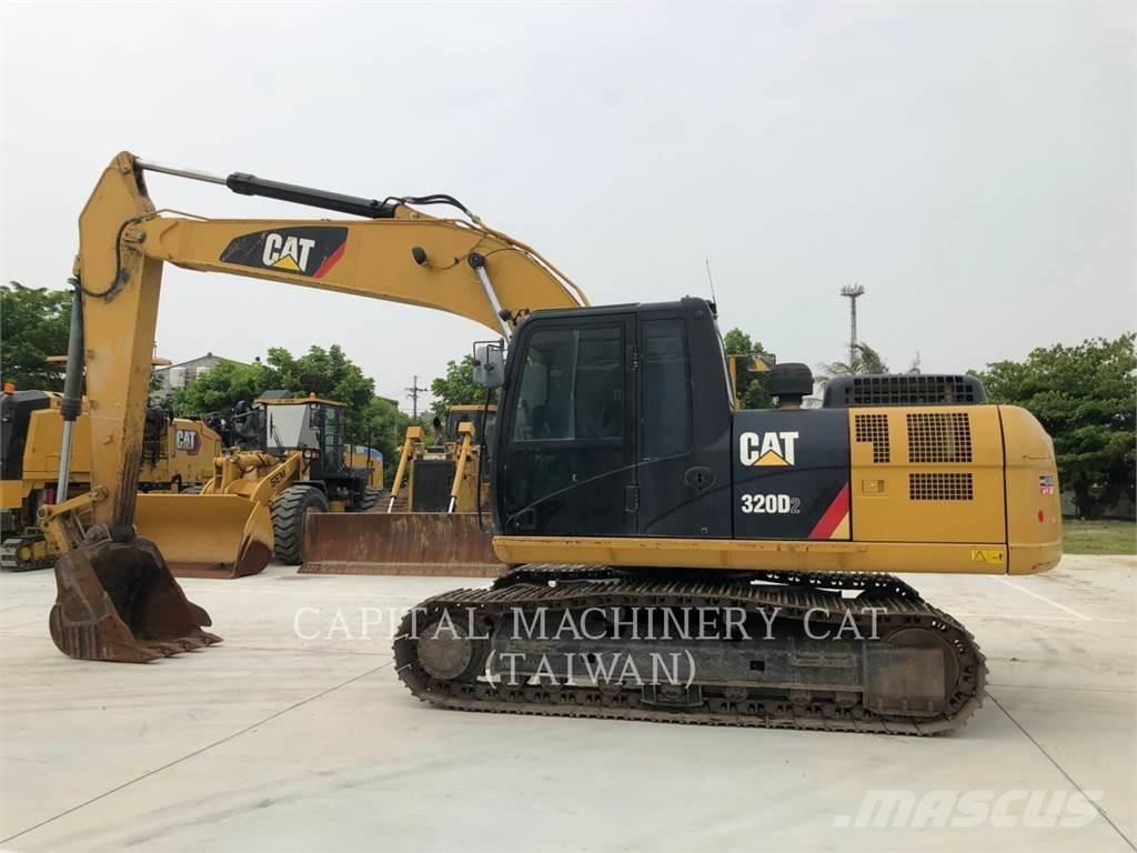 CAT 320D2 Paletli ekskavatörler