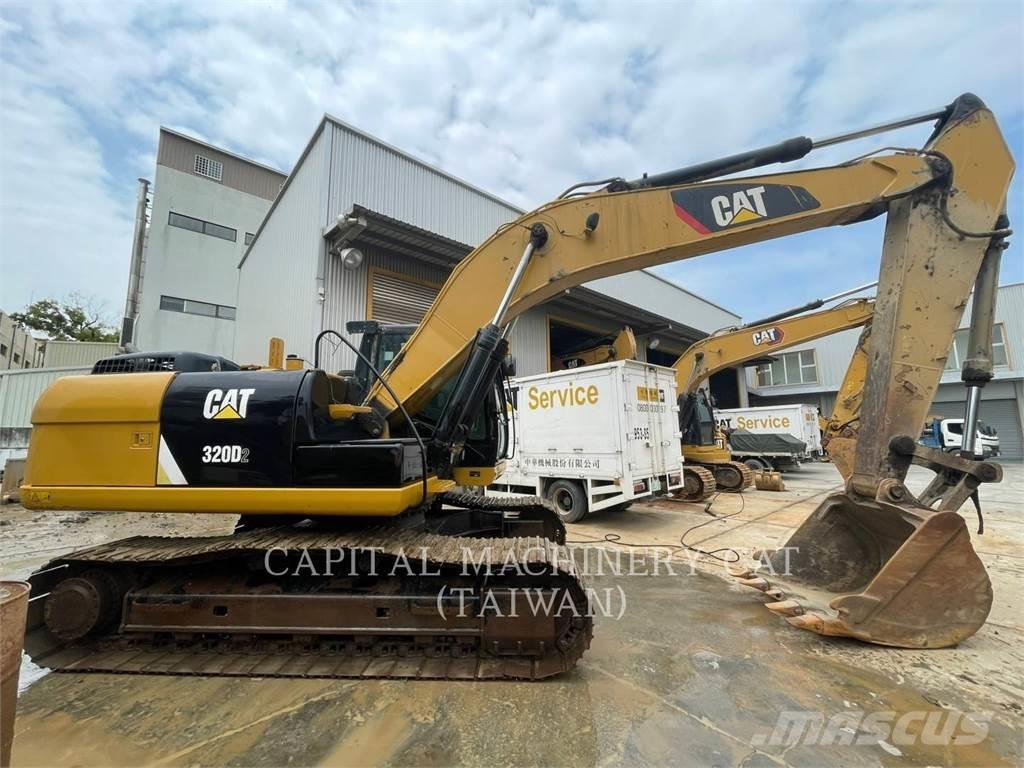 CAT 320D2 Paletli ekskavatörler