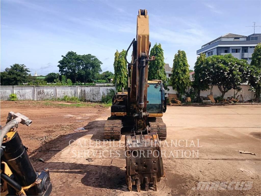 CAT 320D2 Paletli ekskavatörler