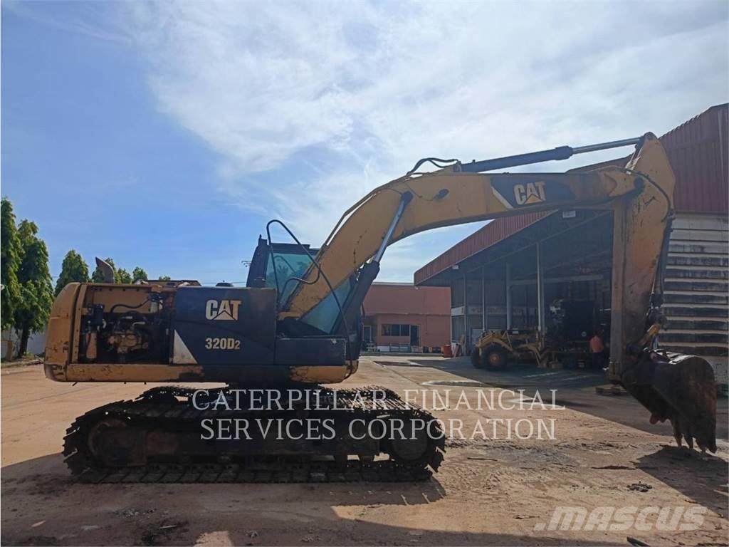 CAT 320D2 Paletli ekskavatörler