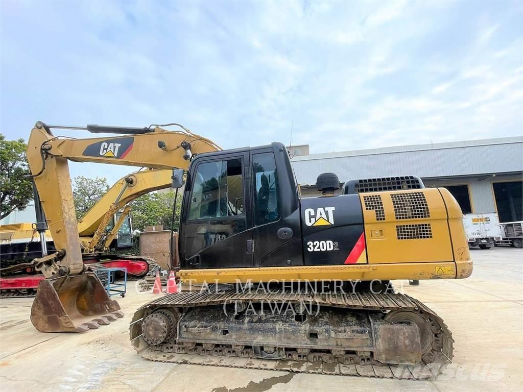 CAT 320D2 Paletli ekskavatörler