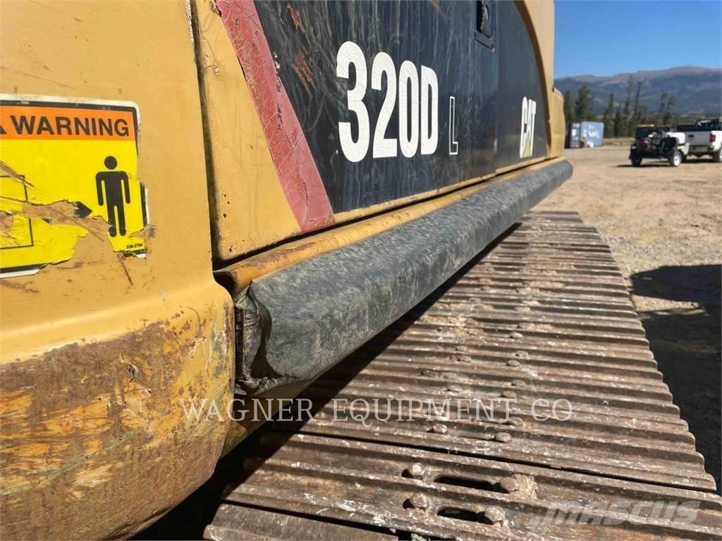 CAT 320DL Paletli ekskavatörler