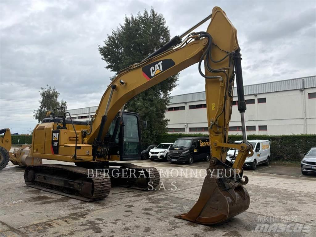 CAT 320F Paletli ekskavatörler