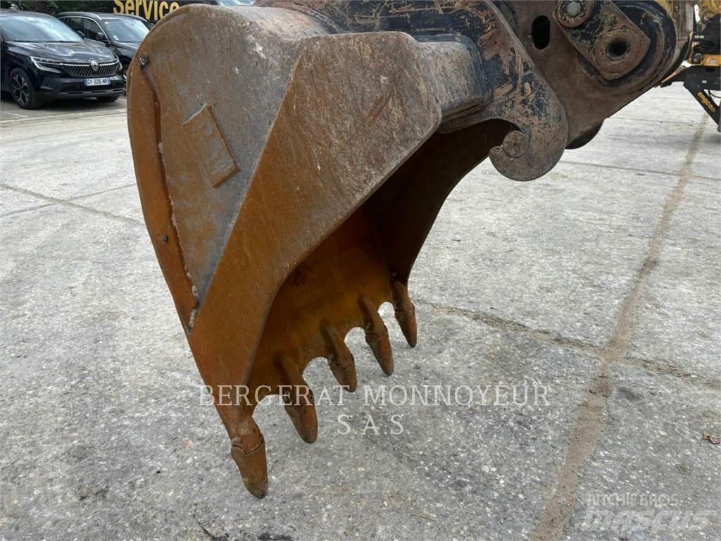 CAT 320F Paletli ekskavatörler