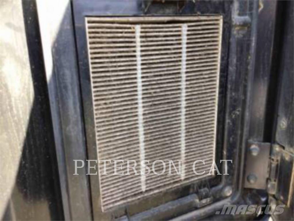 CAT 320F Paletli ekskavatörler