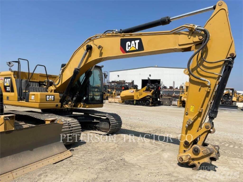 CAT 323 Paletli ekskavatörler