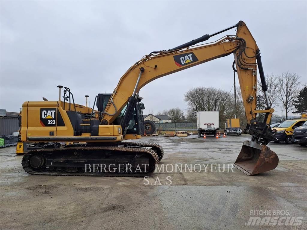 CAT 323 Paletli ekskavatörler