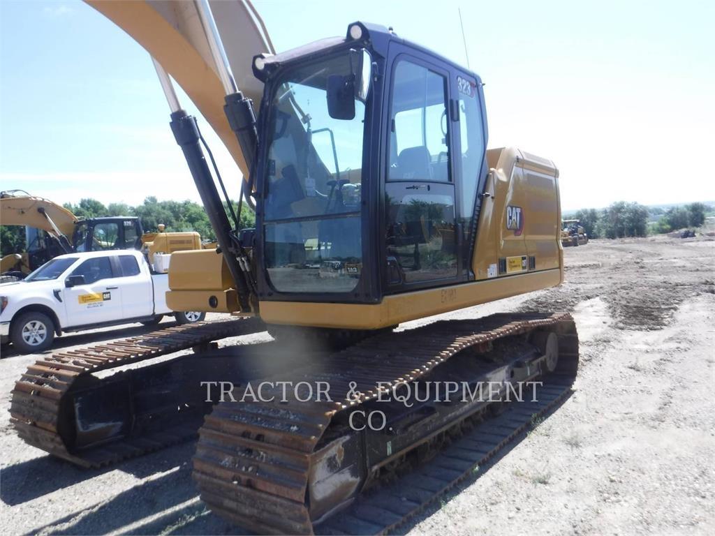 CAT 323 Paletli ekskavatörler