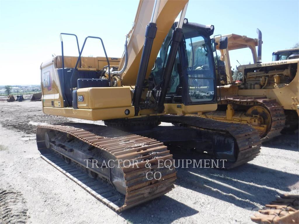 CAT 323 Paletli ekskavatörler