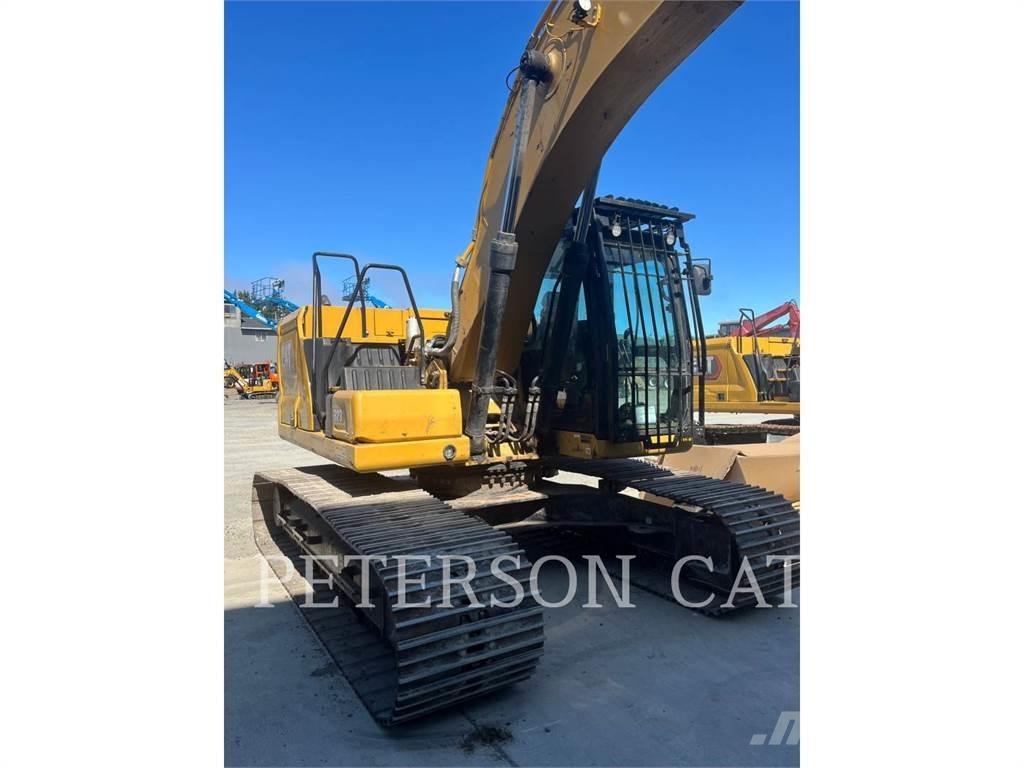 CAT 323 Paletli ekskavatörler