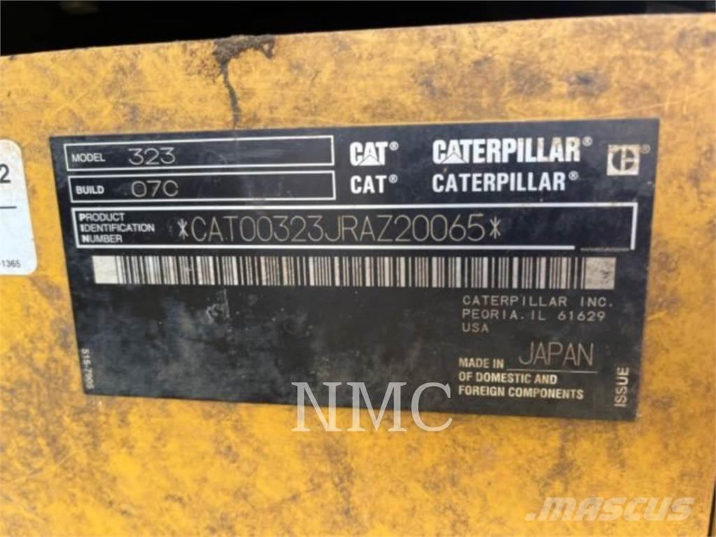 CAT 323 Paletli ekskavatörler