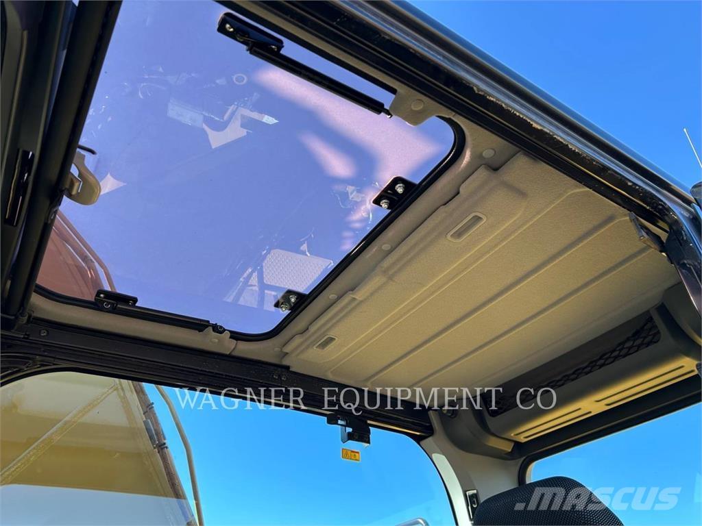 CAT 323 Paletli ekskavatörler