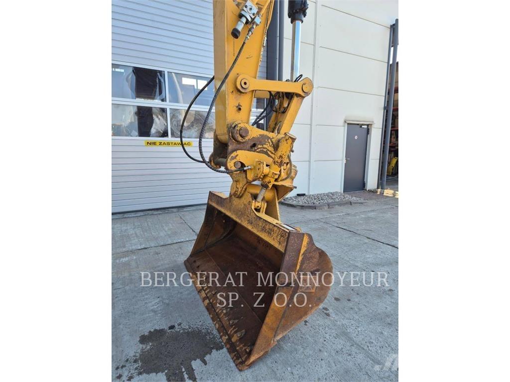 CAT 323 Paletli ekskavatörler