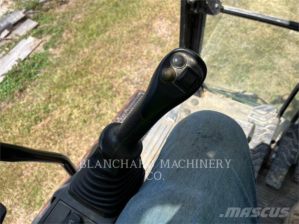 CAT 323 Paletli ekskavatörler