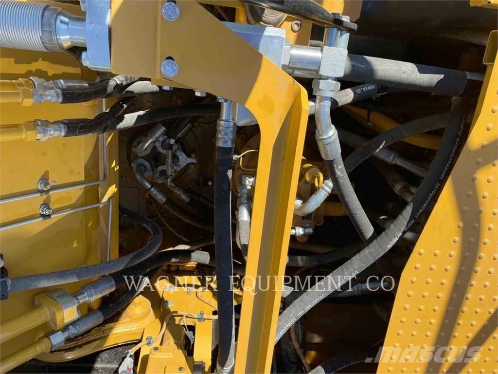 CAT 323 Paletli ekskavatörler