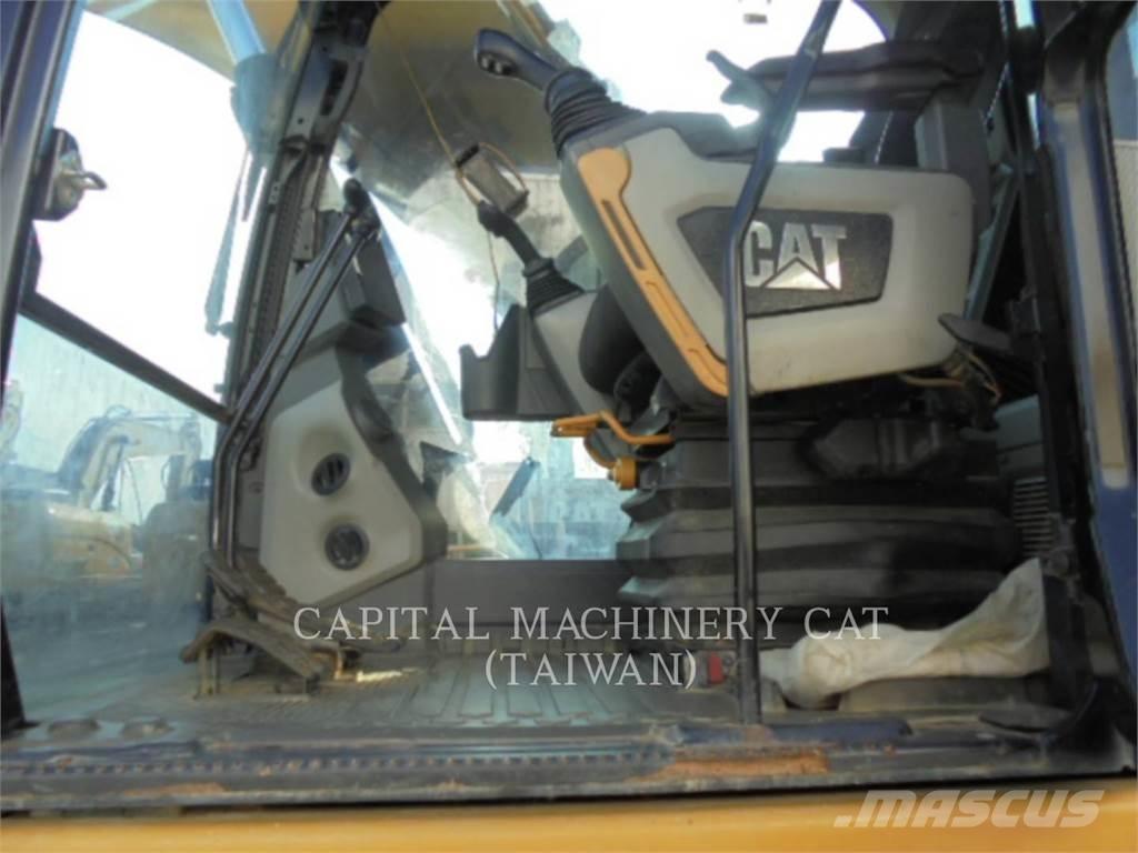CAT 323-07 Paletli ekskavatörler