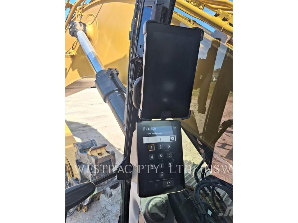 CAT 323-07 Paletli ekskavatörler