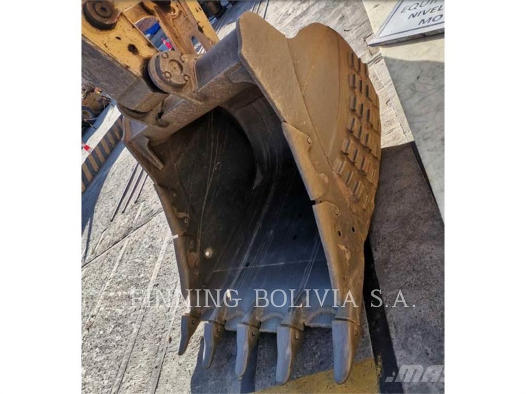 CAT 323-07 Paletli ekskavatörler