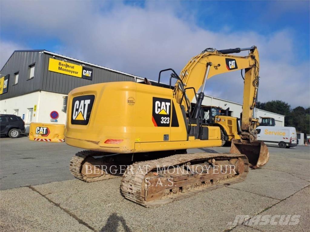 CAT 323-07 Paletli ekskavatörler