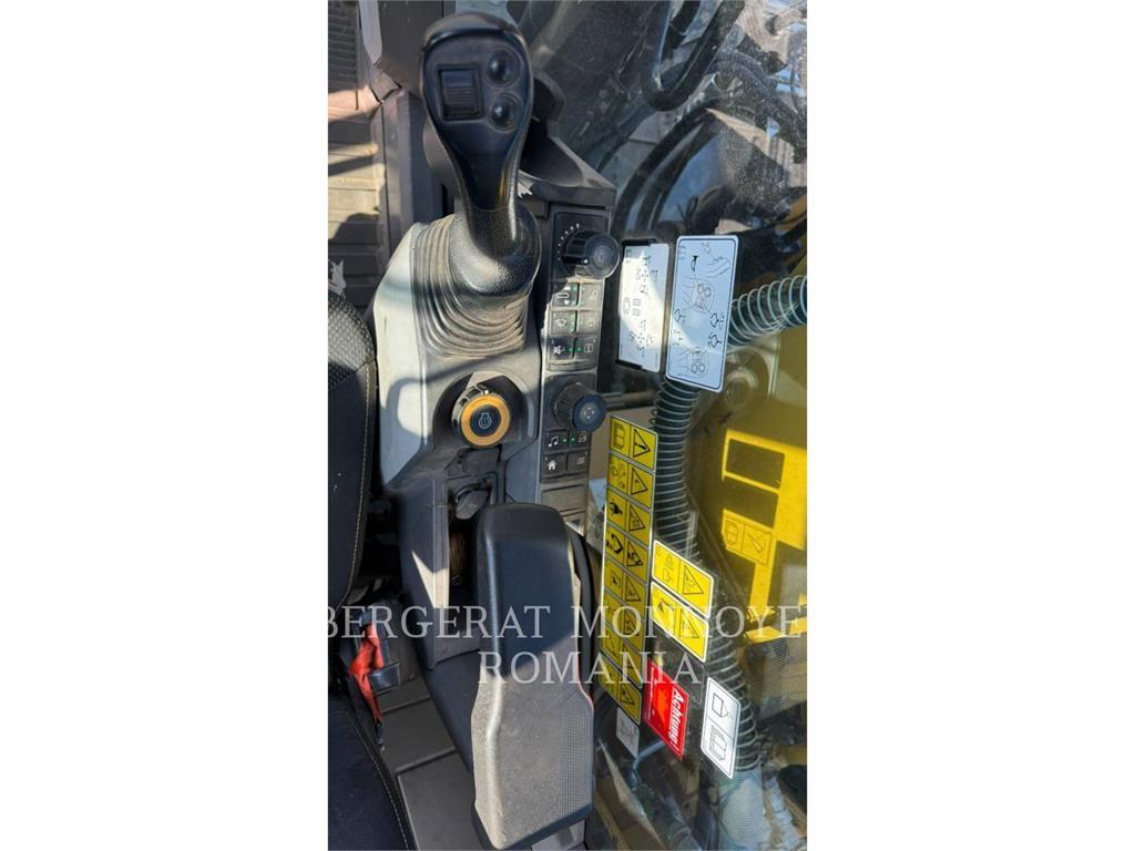 CAT 323-07 Paletli ekskavatörler