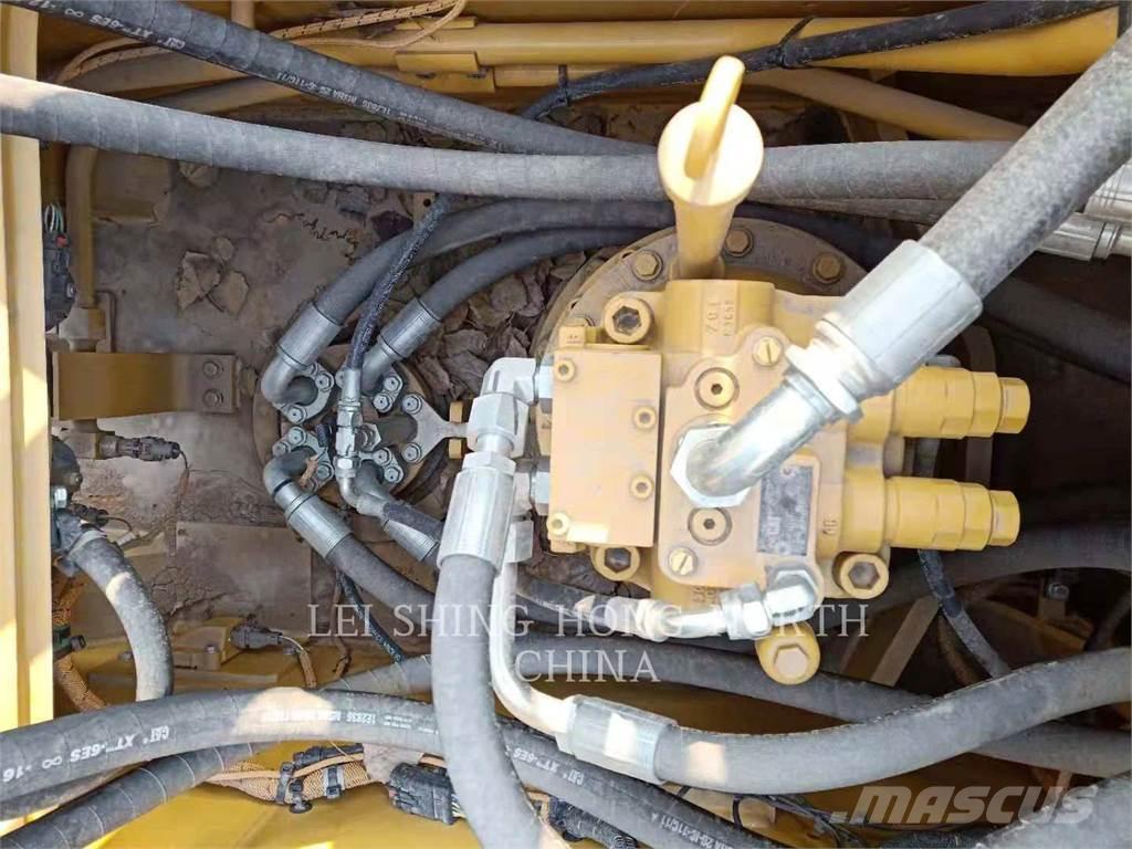 CAT 323-07 Paletli ekskavatörler
