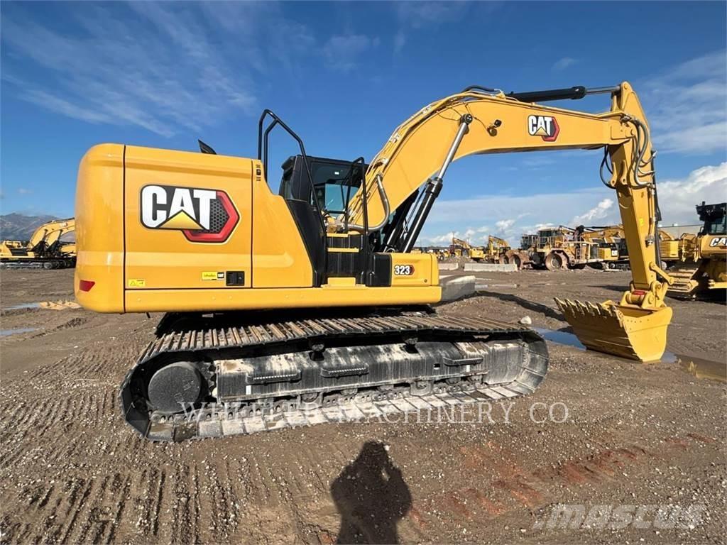 CAT 323 CF Paletli ekskavatörler