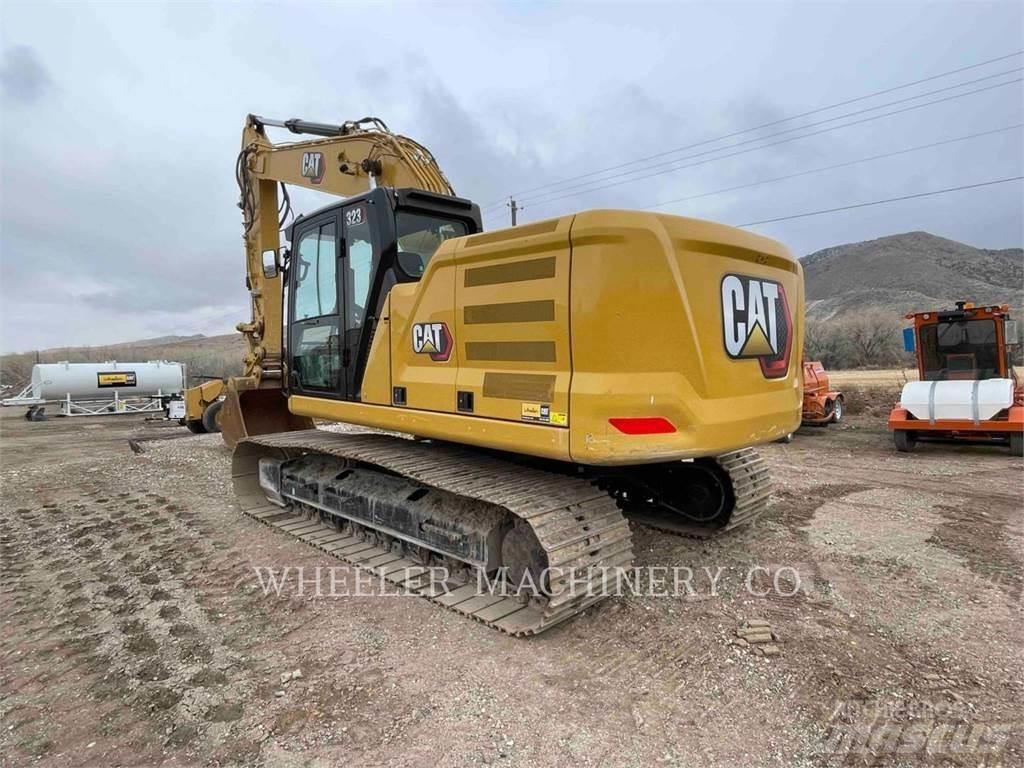 CAT 323 CF Paletli ekskavatörler