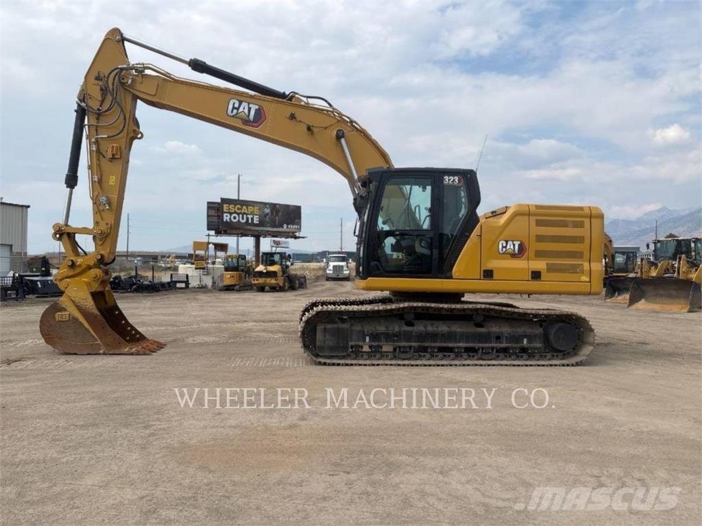 CAT 323 CF Paletli ekskavatörler