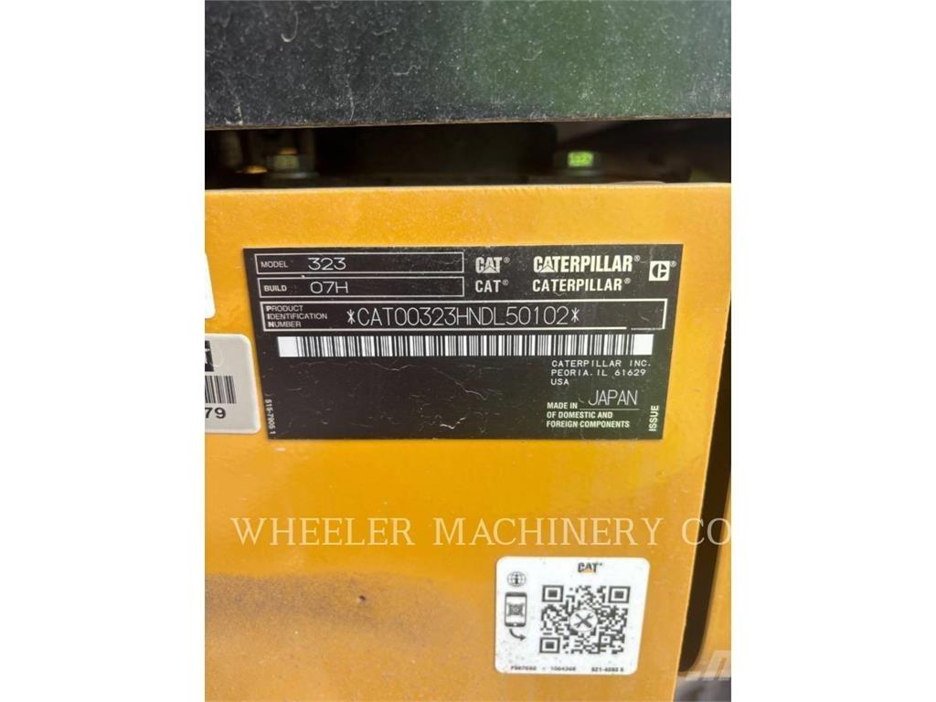 CAT 323 CF Paletli ekskavatörler