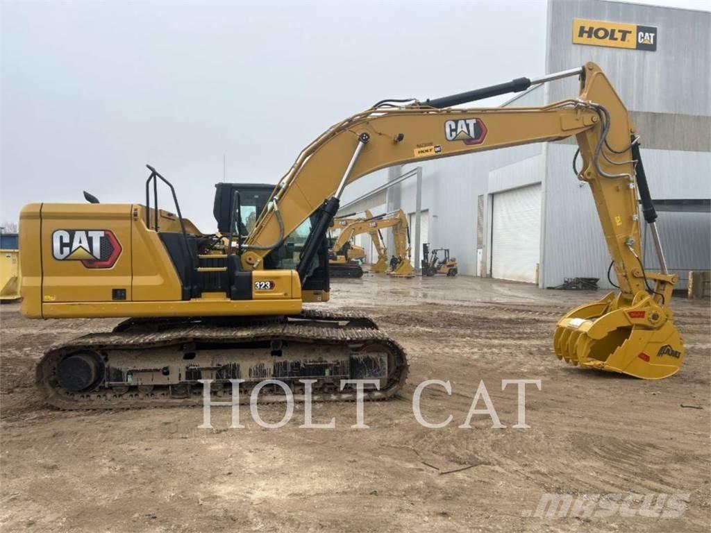 CAT 323 TC Paletli ekskavatörler