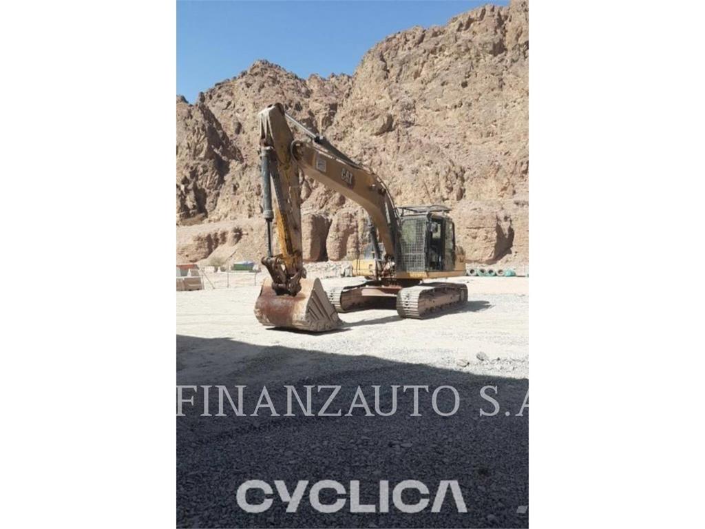 CAT 323DLN Paletli ekskavatörler