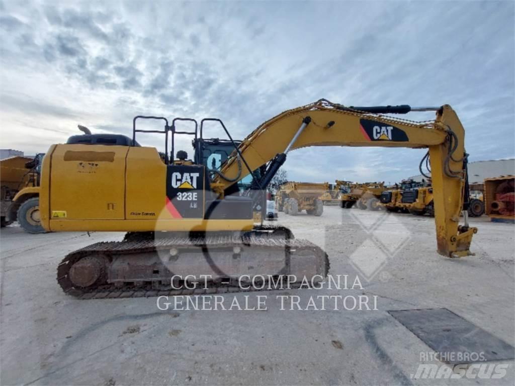 CAT 323E Paletli ekskavatörler