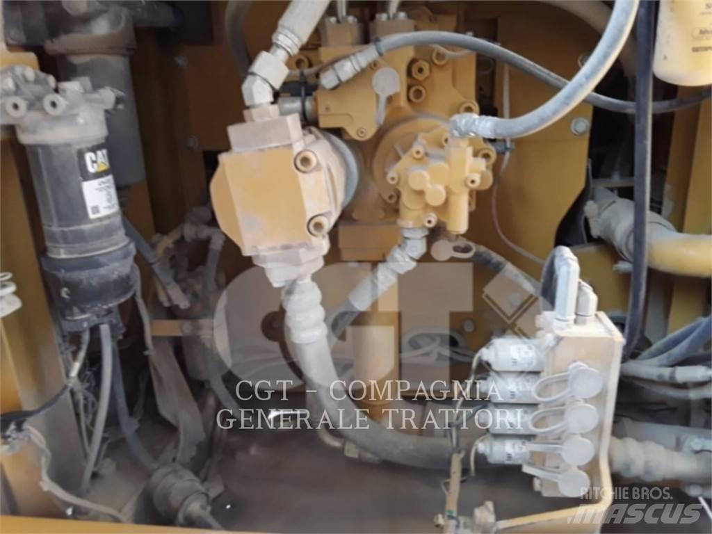 CAT 323F Paletli ekskavatörler