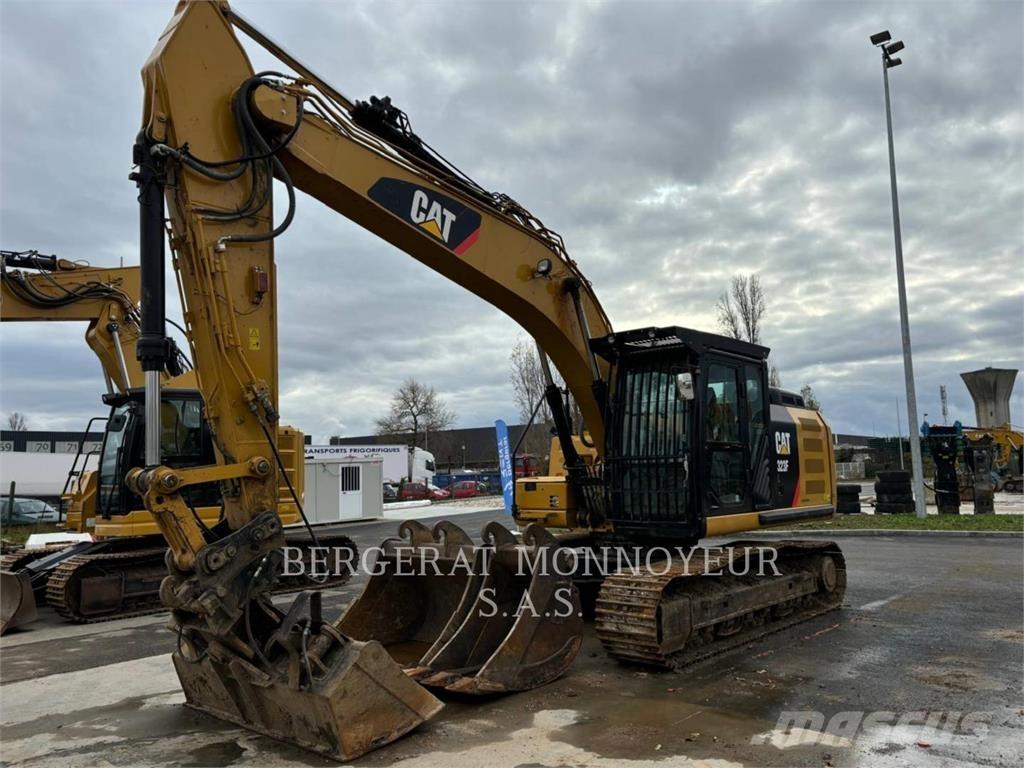 CAT 323F Paletli ekskavatörler