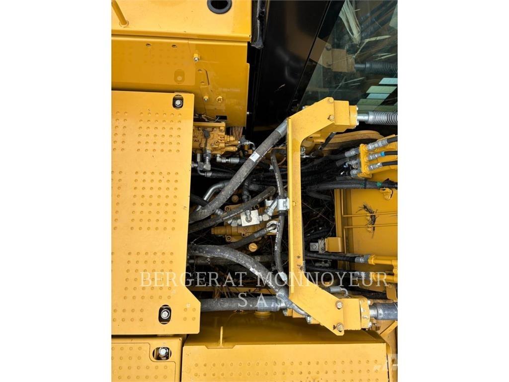 CAT 323F Paletli ekskavatörler