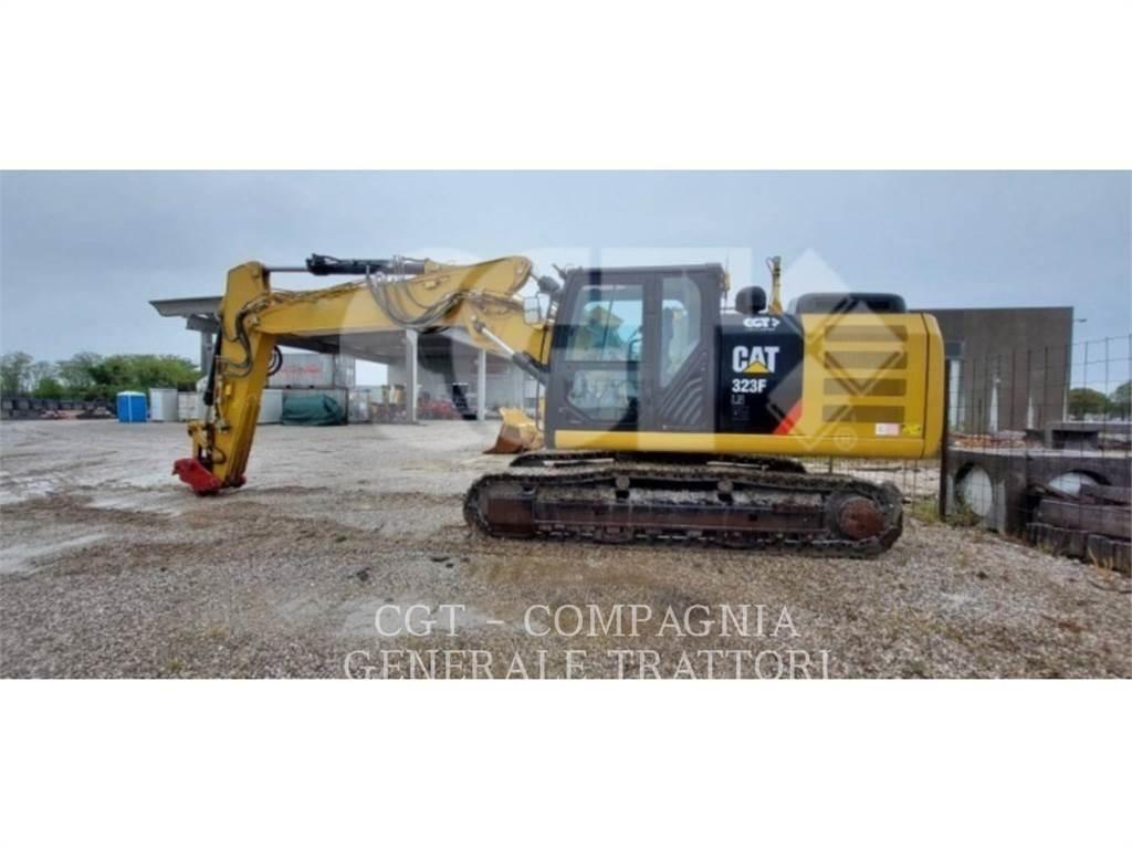 CAT 323F Paletli ekskavatörler