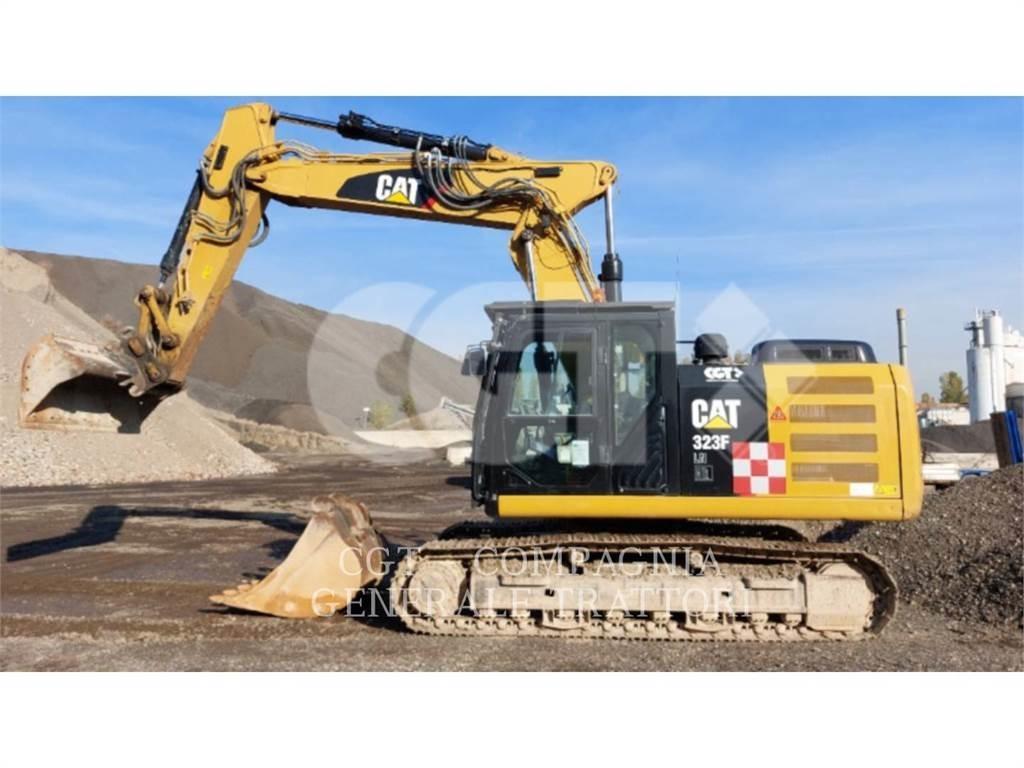 CAT 323F Paletli ekskavatörler