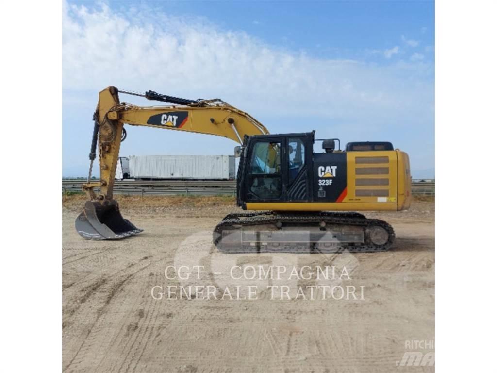 CAT 323F Paletli ekskavatörler